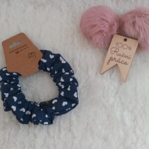 Scrunchie šitá gumička, srdíčka